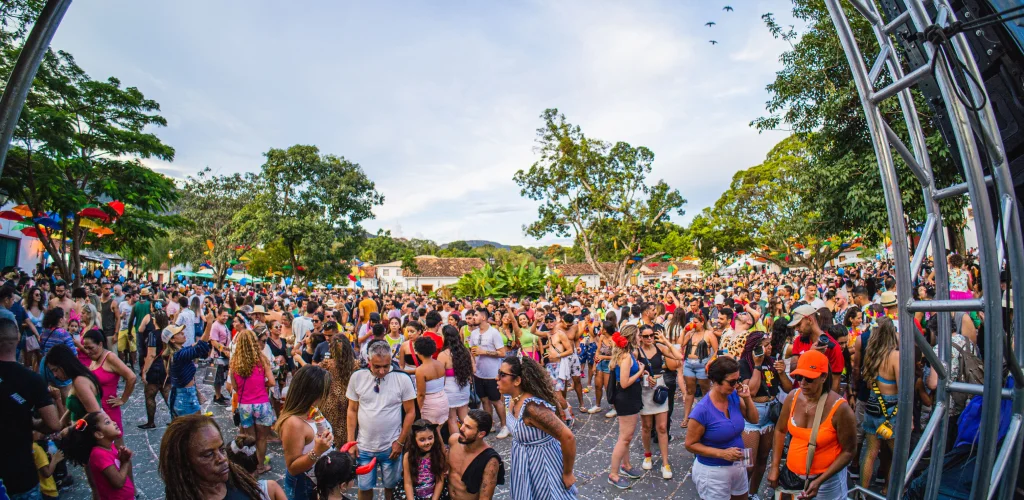 Festival Heatwaves: How Music Festivals Are Adapting to Extreme Heat and Climate Change 