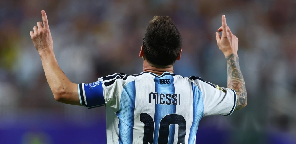 Extraordinary Messi Makes World Cup History