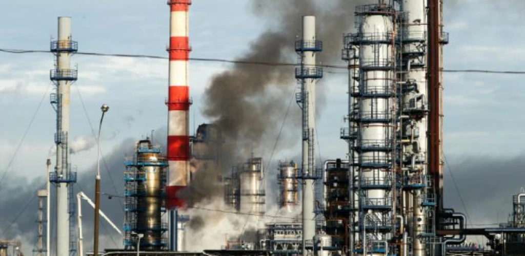 Ukraine Strikes Moscow Oil Refinery Again as Kyiv Intensifies Deep-Strike Campaign Against Russian Energy Infrastructure